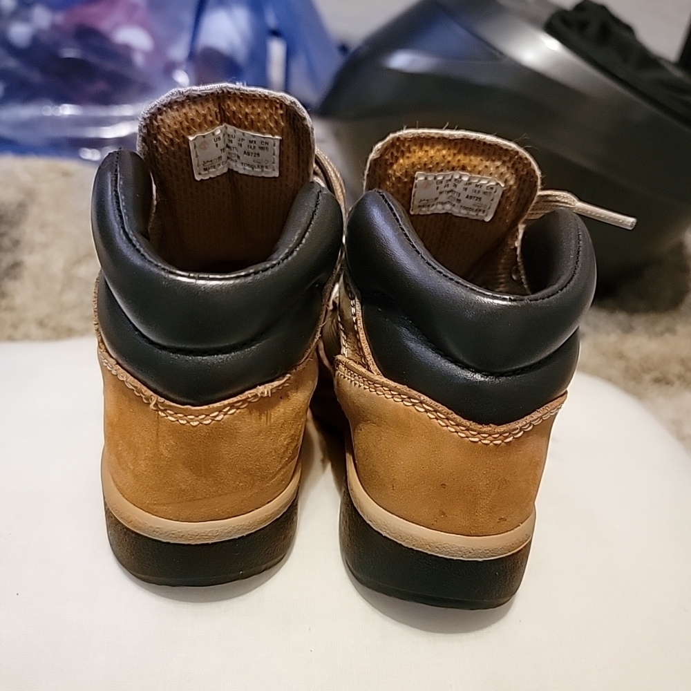 Timberland Kids Brown and Black Boots Size 9 - Picture 3 of 7
